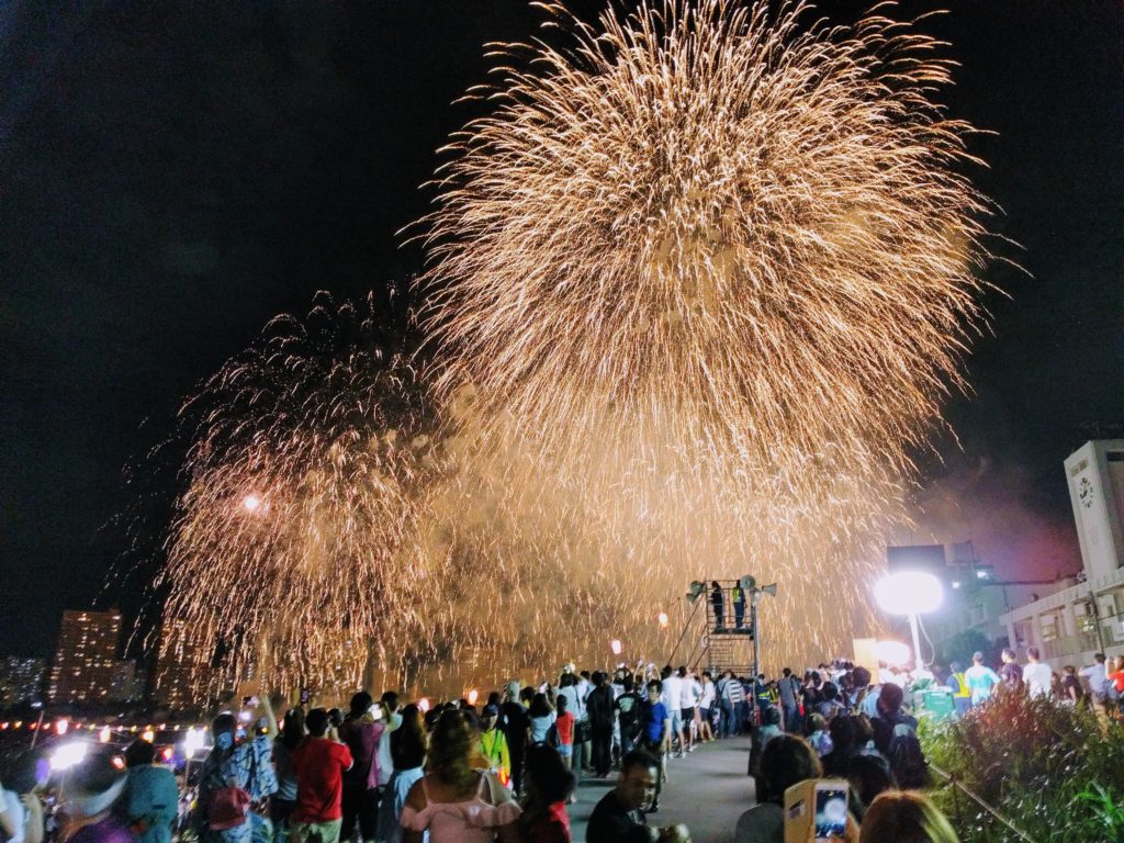 尺玉クラスの大きな花火