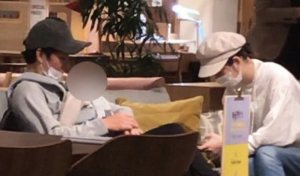 渡部建さんと佐々木希さんのツーショット